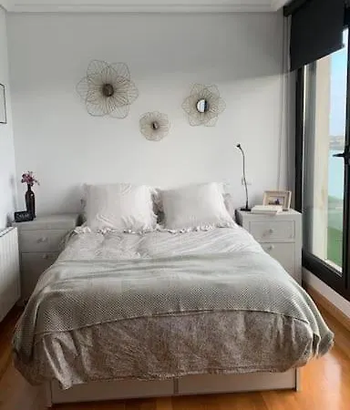 아파트 Luminoso Atico Con Terrazas Y Garaje En Sardinero 산탄데르
